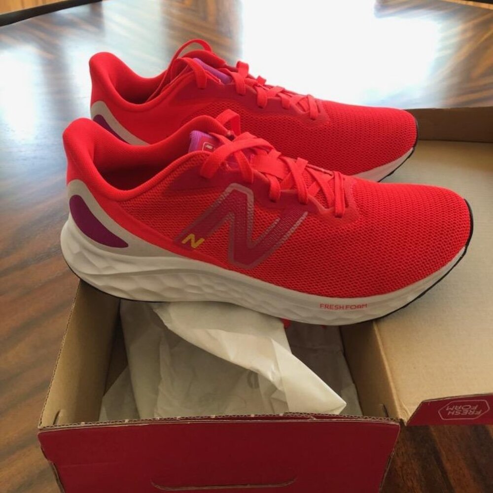 NEW NEVER WORN in orginal box New Balance FRESH FOAM ARISHI RUNNING SHOE